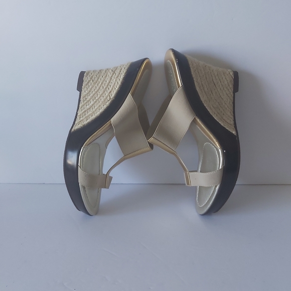 Charles David sandale  Size 8B - Picture 11 of 16